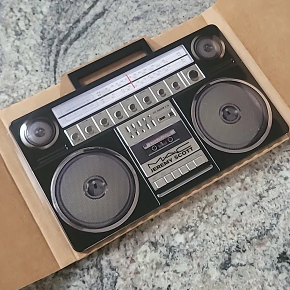 Jeremy Scott MAC Pallet, Discontinued & Sold Out, New in Box - Picture 4 of 15